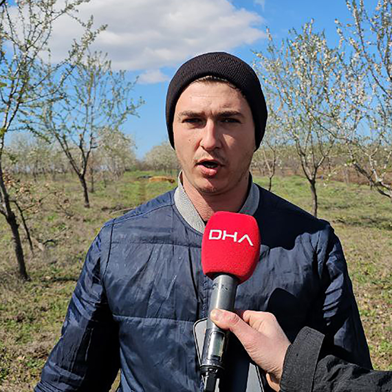 Edirne'de üreticiler, ağaçlarını 'dumanlama' yöntemi ile koruyor