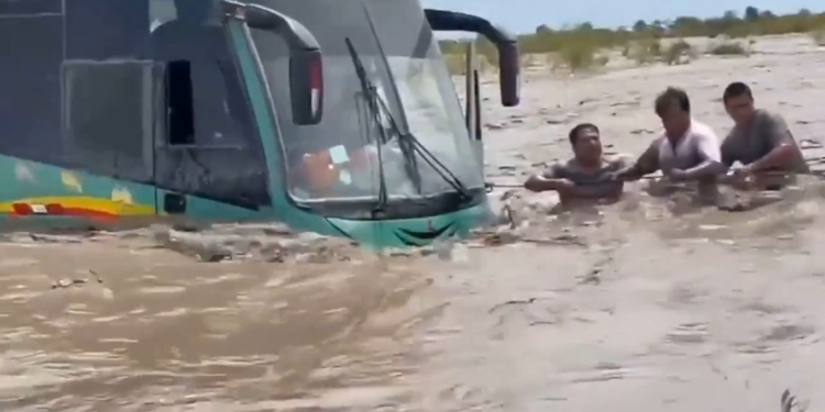 Ekvador'da sel: 2 ölü, 81 yaralı