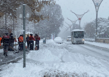 Erzincan'da 524 köy yolu kardan kapandı