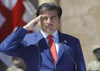 Eski Gürcistan Cumhurbaşkanı Saakaşvili'ye 4,5 yıl hapis cezası