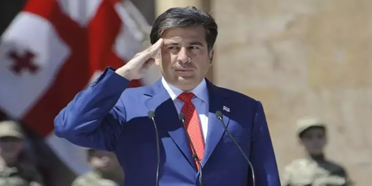 Eski Gürcistan Cumhurbaşkanı Saakaşvili'ye 4,5 yıl hapis cezası