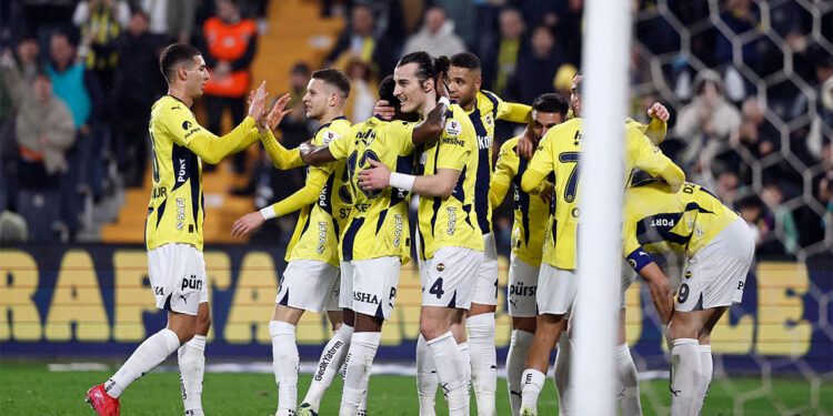 Fenerbahçe'ye kötü haber; Fred sakatlığı nedeniyle forma giyemeyecek