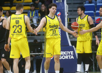 Fenerbahçe Beko Mersin Spor'u mağlup etti