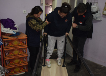 Fizik tedaviyle 5 yıl sonra adım atan Aysun, polis olmak istiyor