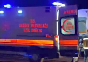 Gaziantep'te 2 otomobil çarpıştı: 4 yaralı
