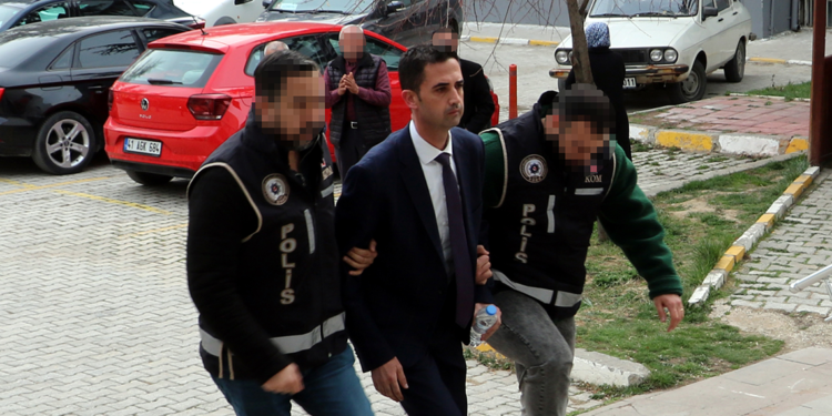 Gelendost Belediye Başkanı Mustafa Özmen tutuklandı