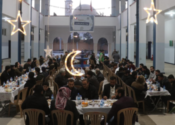 Genç İHH, Suriye'de 13 üniversitede 7 bin kişiye iftar verdi