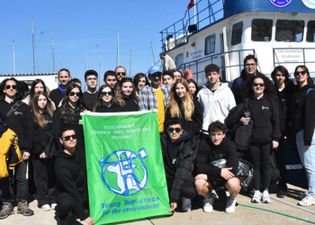 Genç çevrecilerden İzmir Körfezi'ni temizleyecek proje önerisi