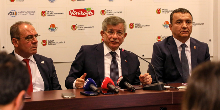 Gençleri bırakın, bayramı aileleriyle geçirsinler