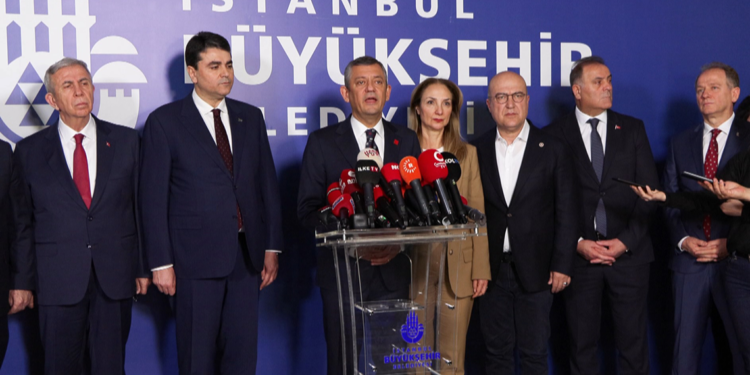 Gültekin Uysal'dan İBB'ye destek ziyareti