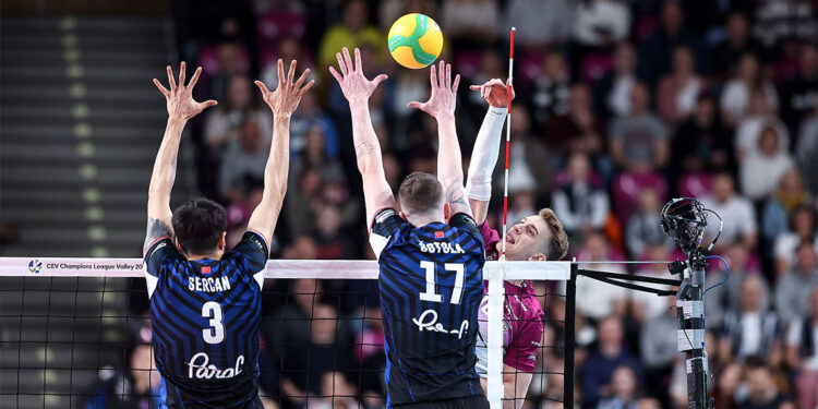 Halkbank CEV Şampiyonlar Ligi’nde yarı finale yükseldi