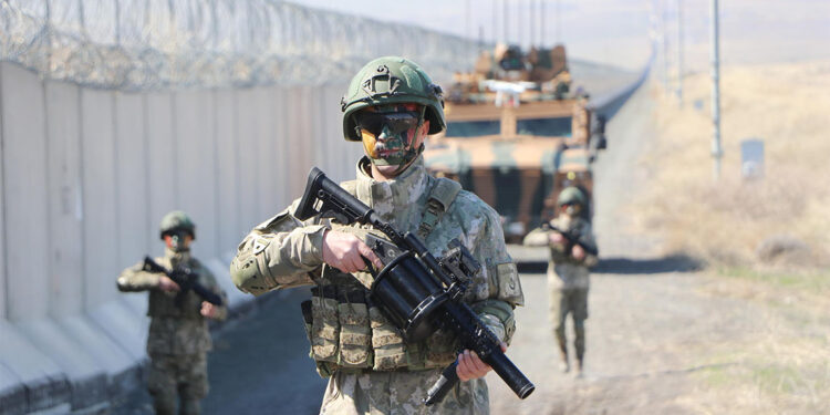 Hudut Kartalları 7 gün 24 saat nöbet tutuyor