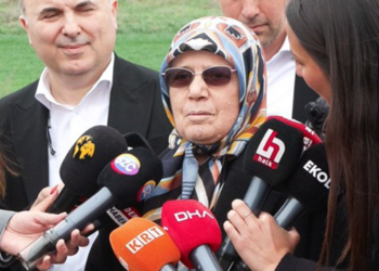 Hava İmamoğlu, oğlu Ekrem İmamoğlu'nu cezaevinde ziyaret etti