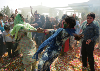 Hindistan'da 'Holi' bahar festivali kutlandı