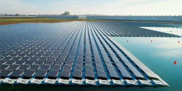 Hindistan'ın yüzen santralleri uzaydan görünüyor