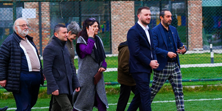 Huzurevi sakinleri, Eyüpspor'un tesislerinde ağırlandı.