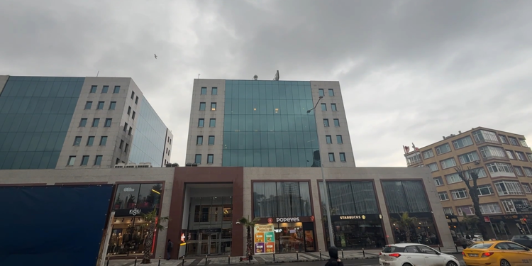 İBB Medya A.Ş.'de arama yapan polis bir bilgisayara el koydu