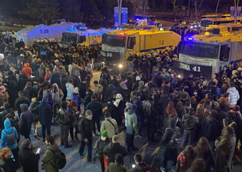 İmamoğlu'nun gözaltına alınması Ankara'da protesto edildi
