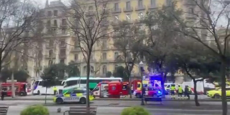 İspanya'da iki turist otobüsü çarpıştı: 34 yaralı