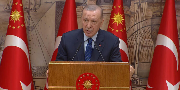 Şark kurnazlıklarına evrilmeye çalışılırsa günah bizden gider