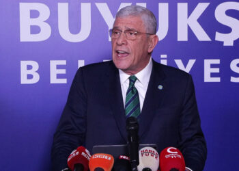 Müsavat Dervişoğlu Saraçhane'de konuştu: Yekpare duruş sergilemeliyiz