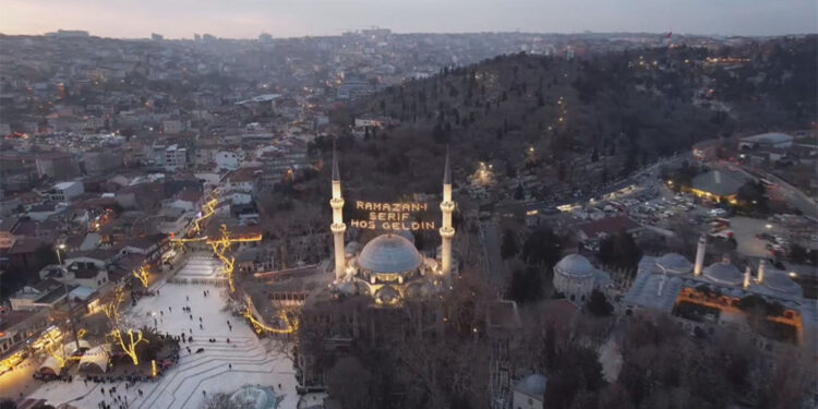 Eyüpsultan Camii ve çevresi havadan görüntülendi