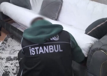 Güney Amerika ülkelerinden getirdikleri kokaini satamadan yakalandılar