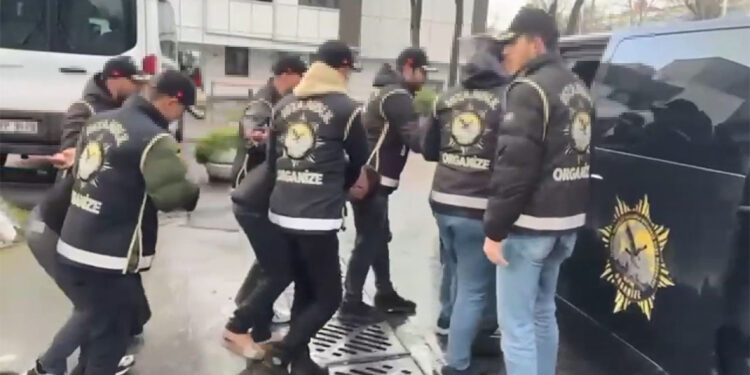 İstanbul'da 12 ilçede organize suç örgütü operasyonu