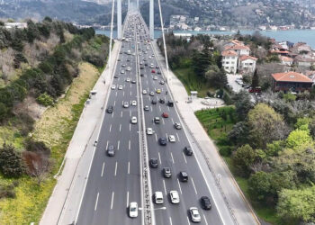 Ramazan Bayramı'nın 1'inci gününde trafik yoğunluğu yaşandı