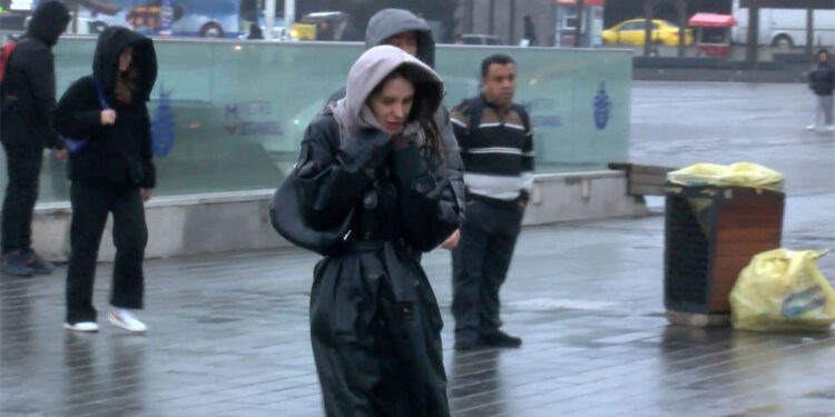 İstanbul'da hava sıcaklığı hissedilir derecede düştü