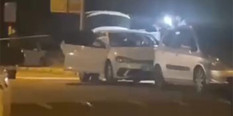 Küçükçekmece'de araçtan cephanelik çıktı