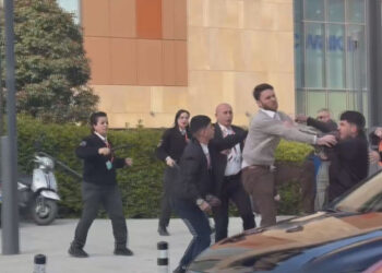 Maltepe'de bıçaklı kavga kamerada