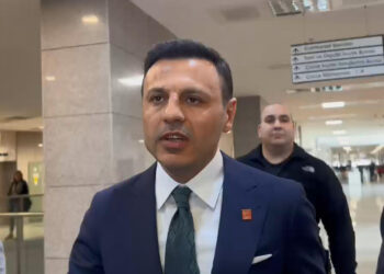 Özgür Çelik 'Polise mukavemet' soruşturmasında ifade için adliyeye geldi