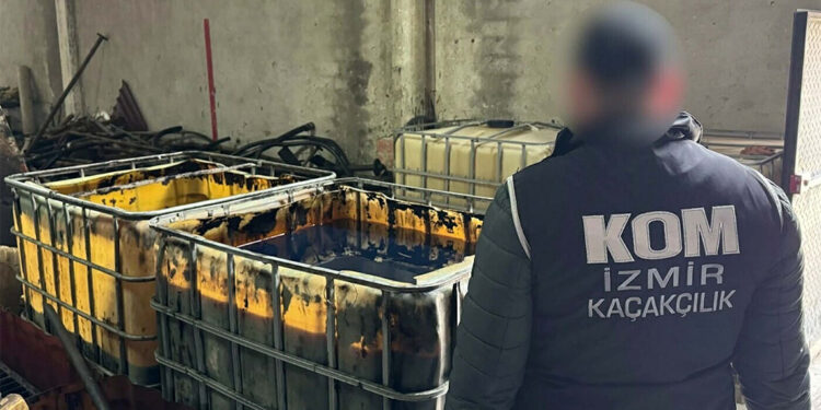 İzmir'de 24.35 ton kaçak akaryakıt ele geçirildi