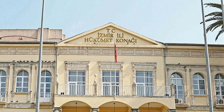 İzmir'de toplantı ve gösteri yasağı 4 gün uzatıldı