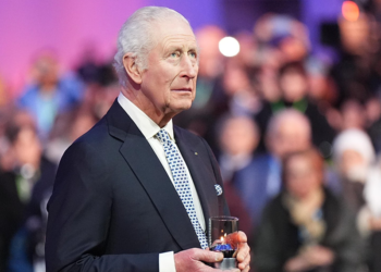 İngiltere Kralı Charles, hastaneye kaldırıldı