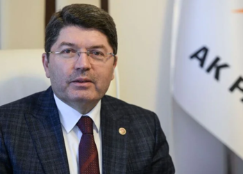 İşgalci İsrail'i şiddetle lanetliyor ve kınıyorum