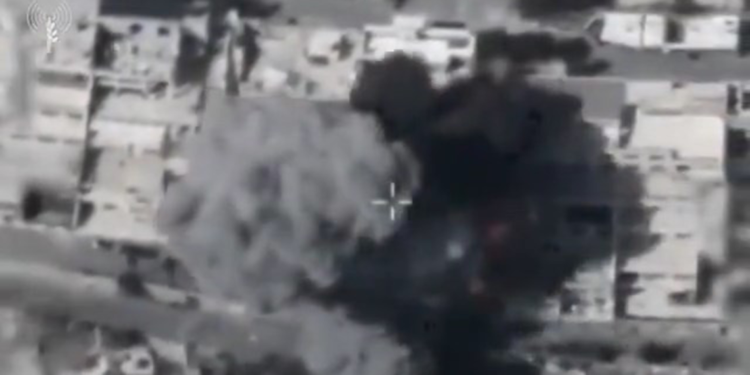 İsrail, Suriye'nin başkenti Şam'a hava saldırısı düzenledi