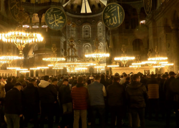 İstanbul'da ilk teravih namazı kılındı