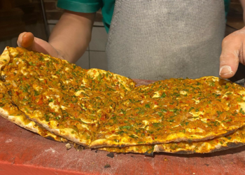 İstanbul'da lahmacun fiyatı tartışması; Esenler'de 60, Göktürk'te 250 lira