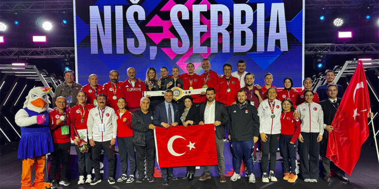 Kadın milliler Dünya Boks Şampiyonası'nda tarih yazdı