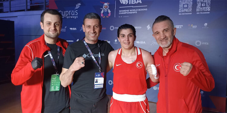 Türkiye Boks Milli Takımı'nda 6 sporcu yarı finale çıktı