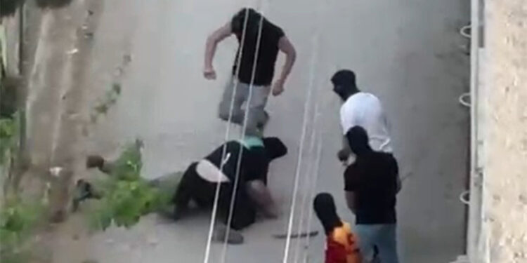 Adana'da kar maskeli 5 kişi 1 kişiyi öldüresiye dövdü