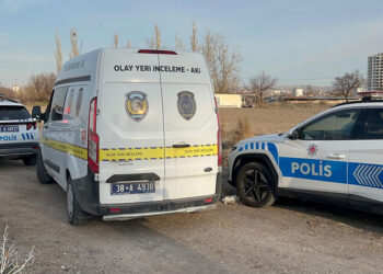 Kayseri'de boş bir arazide 1 kişi ölü, 3 kişi ise baygın bulundu