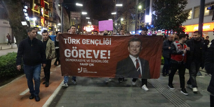 Kocaeli'de Ekrem İmamoğlu protestosu