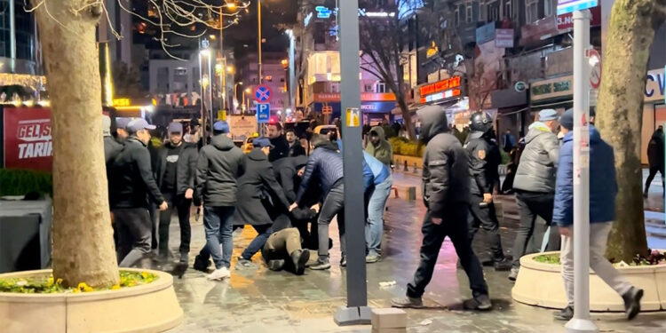 Kocaeli'de Ekrem İmamoğlu protestosu; 50 gözaltı