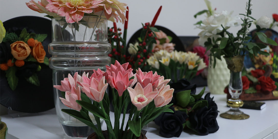 Çankaya ilçesinde yaşayan 2 çocuk annesi Nurhan Durukan, KOSGEB desteği ile kendi modelleme hamurunu üretti.