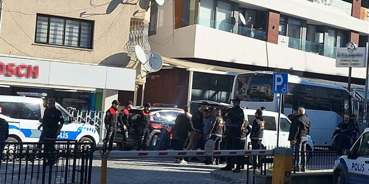 Kuşadası'nda 1 kişinin öldüğü silahlı kavgada 11 tutuklama