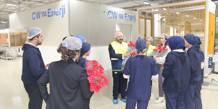 CW Enerji kadın çalışanlarıyla geleceği aydınlatıyor