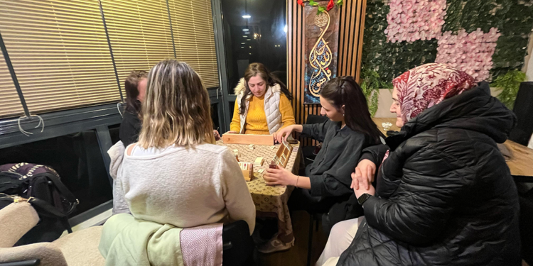 Kadınlar kahvesine erkeklerin girmesi yasak